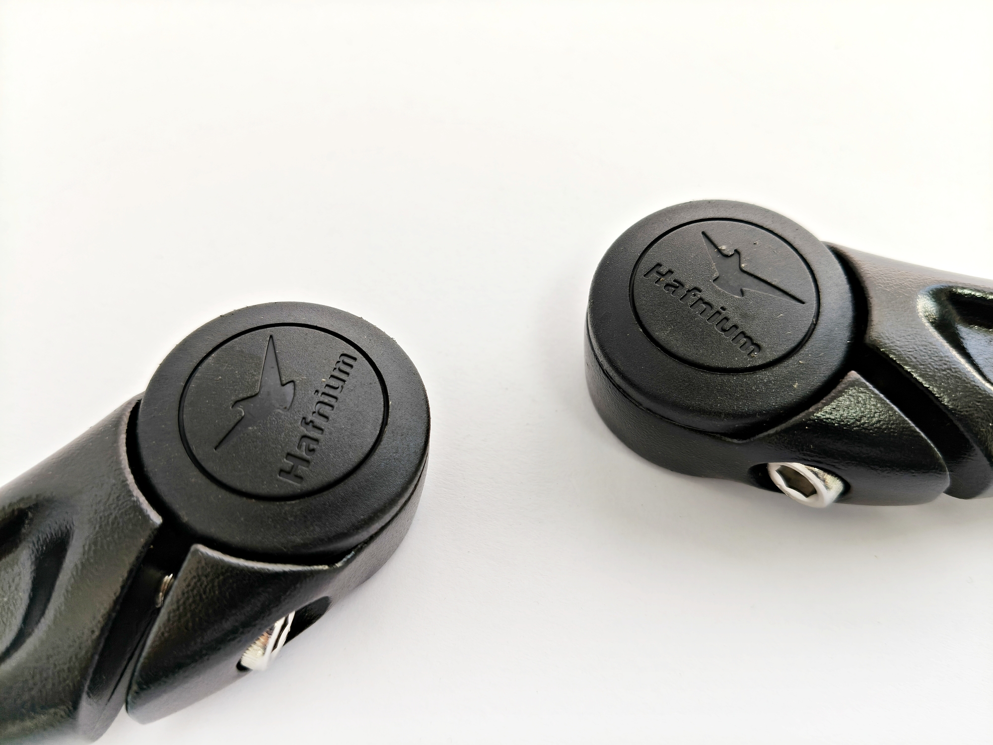 Extremo de manillar para bicicleta marca HAFNY color negro - Imagen 3