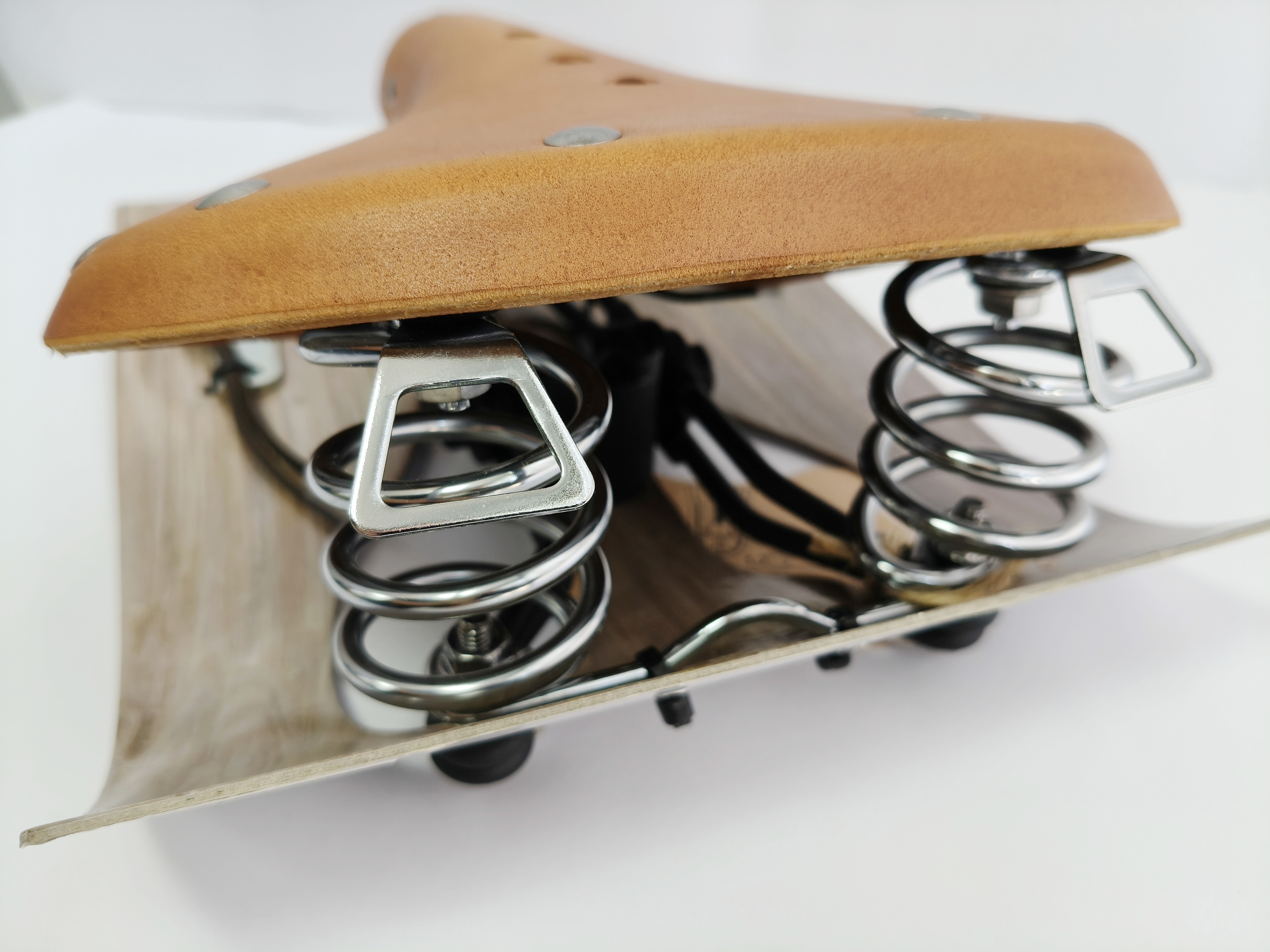 Sillin vintage marca Origin by M-wave cuero genuino - Imagen 3